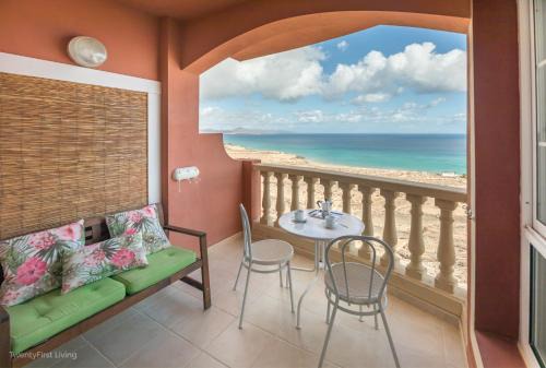 Residence Playa Paraiso with Ocean View - Cobalt Flat