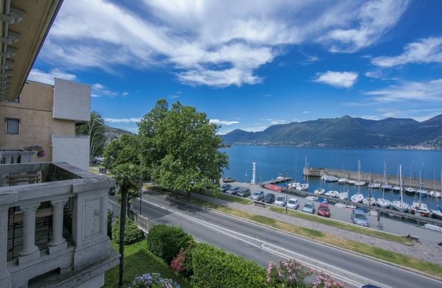 Residenza Oleandro Lake View Luino Center, Luino, Italy