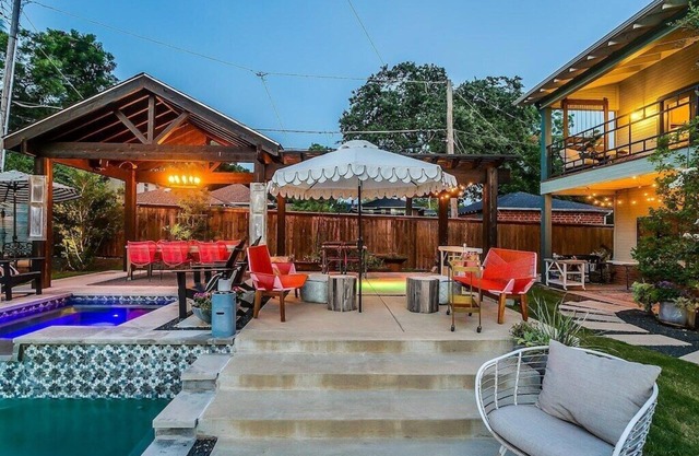 Resort-Style Guesthouse near Stockyards/TCU, Pool, Hot Tub, Private Entry