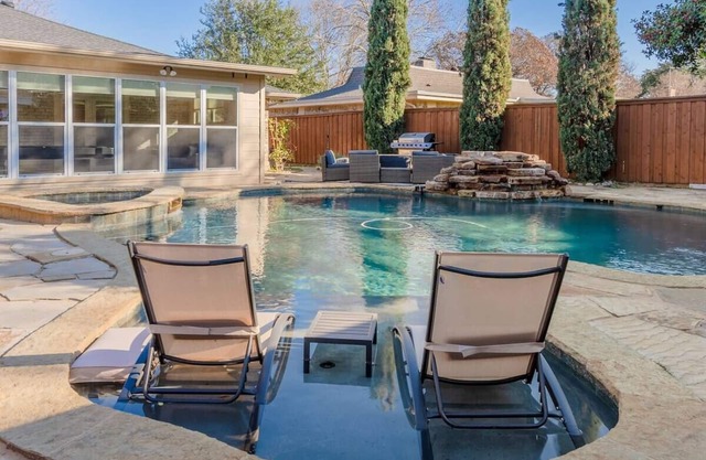 Resort style heated pool and spa, 4 bedroom, 3 bath luxury house