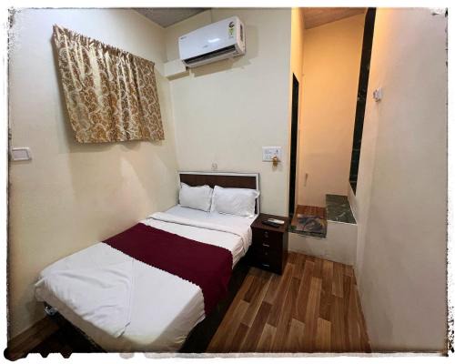 Rest Inn Lodging And Boarding