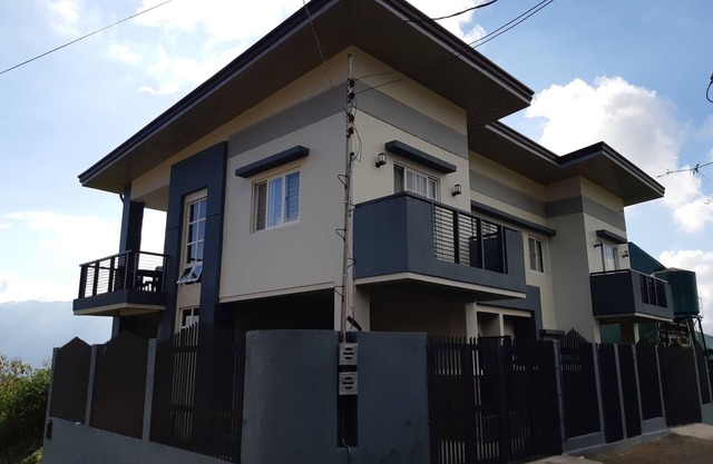 Restful 3BR Hillside Duplex