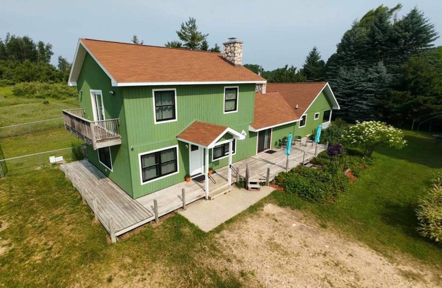 Restful Rural Retreat in Bliss-between Mackinaw City and Petoskey