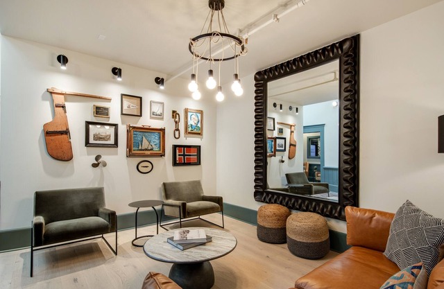 Restored 9-room boutique hotel in historic downtown with city views & parking