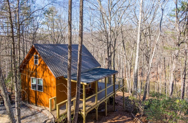 Retreat at Riverbend - 1BR with Riverfrontage!