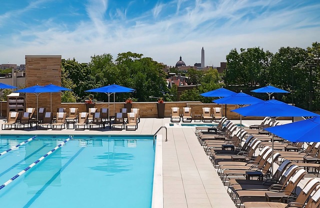 Retreat in the Heart of DC! Outdoor Swimming Pool, Pets are Welcome Here!