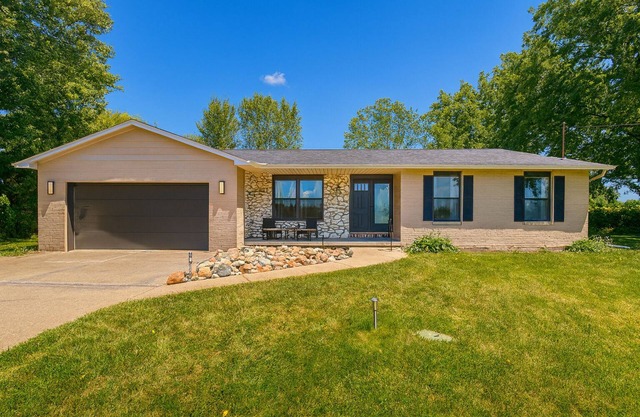 Retreat to 5 Acres of Privacy Just 1 Mile from Downtown Frankenmuth.