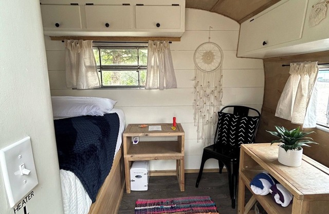 Retro Camper king size bed