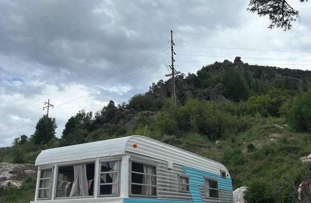 Retro Camper king and 2 twin size beds