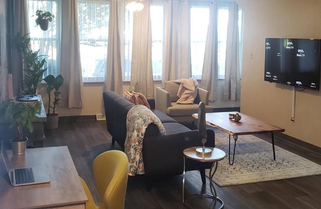 ~ Retro + Modern 2BR Condo in St. Louis Hills ~