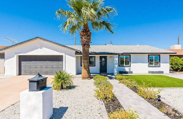 Revere Oasis - Golf Sim, Game Room, Pool & Hot Tub