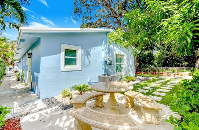 Revive: Trendy design & Near Beach