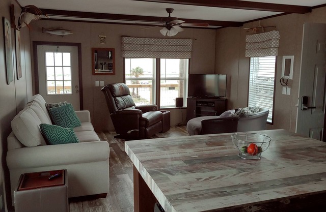 Rica Rico - Beach View Getaway