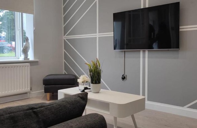 Ricoh Arena/Newly Refurbished Semi-Detached House
