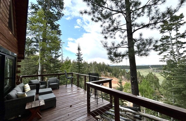 Rim Overlook Cabin Retreat!