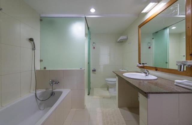 Rinchenling Resort