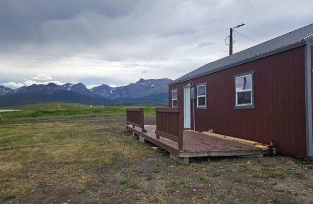 Rising Wolf CabinnGlacier National ParknCentralized location for exploring
