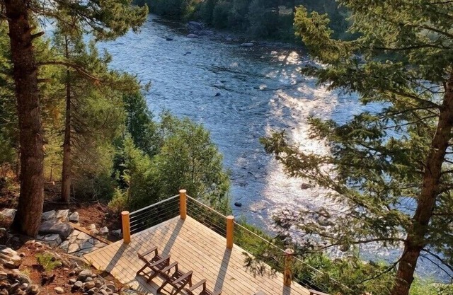 River Front Cabin- Family, Fishing & Outdoor Haven- Near Big Sky Ski Resort