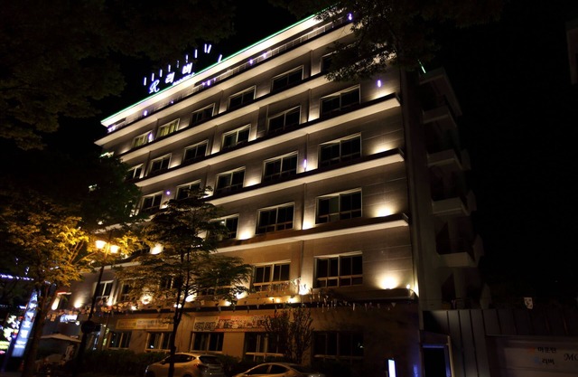 RIVER HOTEL NAMWON