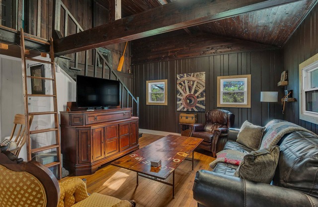 River Lodge | Rustic Retreat Just 15 Mins from Downtown Nashville