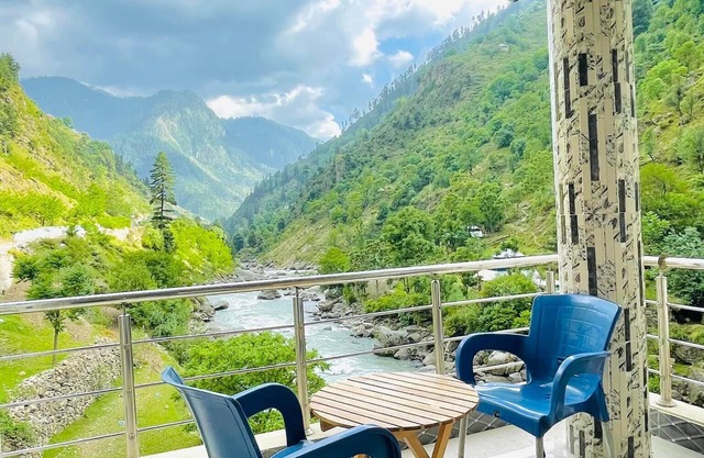 River Nights Hotel And Restaurant