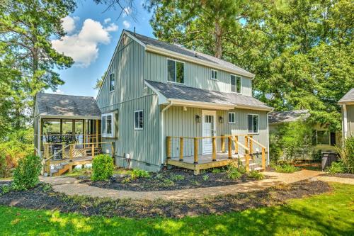 River Refresh - Waterfront with Spa on Placid Bay Luxury Vacation Rental by B Michaels Escapes
