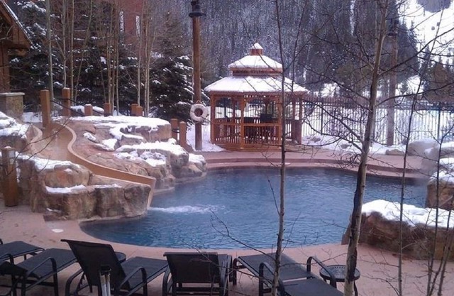 River Run ~ Close To Gondola ~ Main Level ~ Walk Out To Pool & Hot Tub