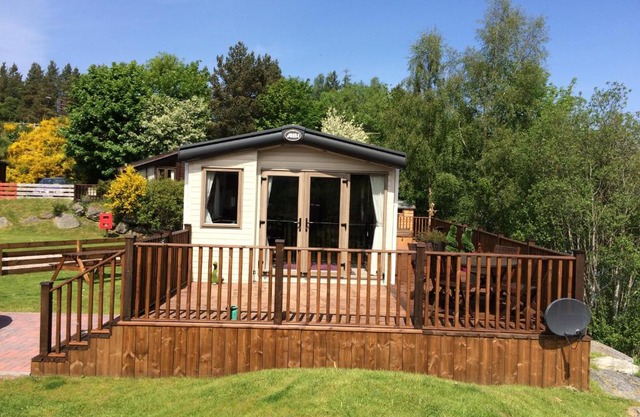 Riverbank Lodge