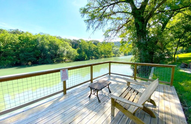Riverfront Farmhouse 5br With Views, And Kayaks