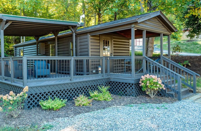 Riverfront Vintage Cabin w/ Hot Tub, Kitchenette