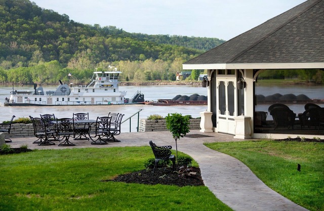 Riverside Inn Bed and Breakfast