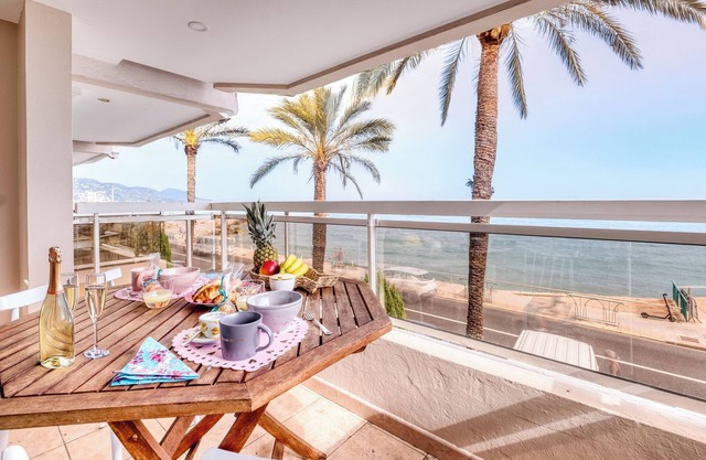 Rives d'Azur Apt, Menton, France