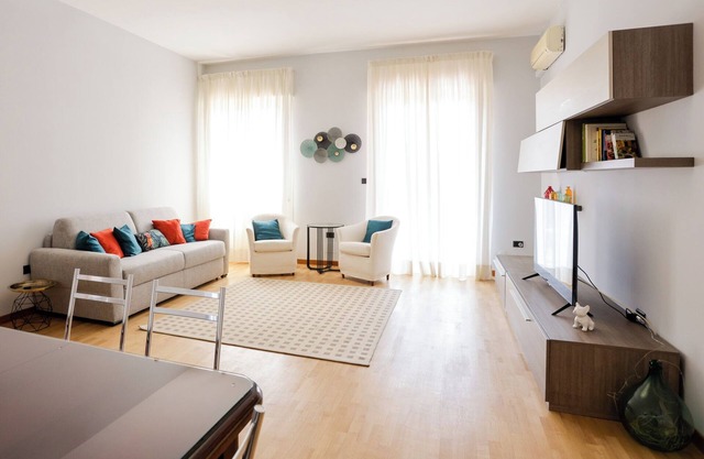 Riviera di Chiaia 207