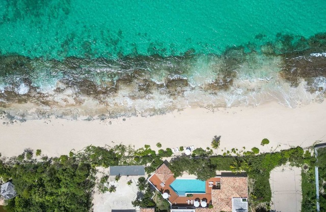 Riviera in Terres Basses by Personal Villas - Overlooking the Beach