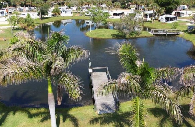 Road Runner Travel Resort - Caravan Park