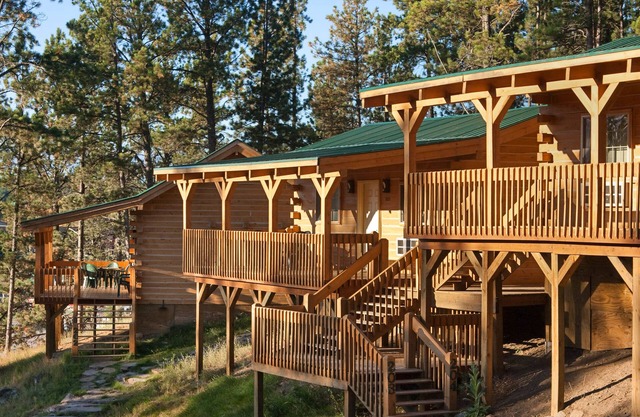 Rock Crest Lodge And Cabins