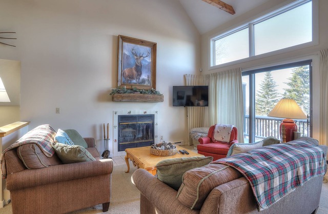 Rock Pond Condo 71 - Cute end unit on Saddleback Mountain