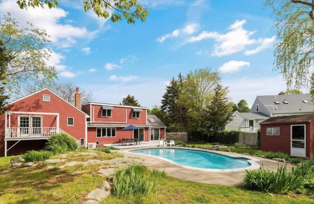 Rockport Pool House w/Yard+Grill l 4BR/3BA l Park and Walk to Bearskin Neck!