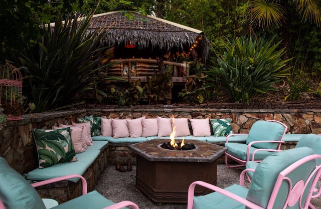 Rocktop Lodge ~ Riverfront Lodge with private pool, hot tub & great views