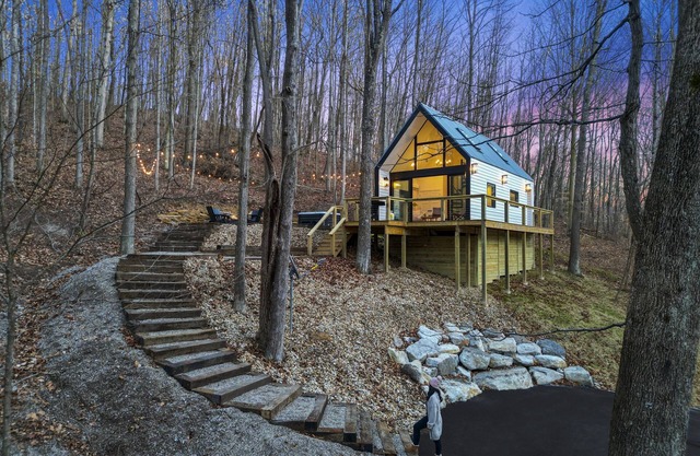 Rocky Hollow | Modern Cabin