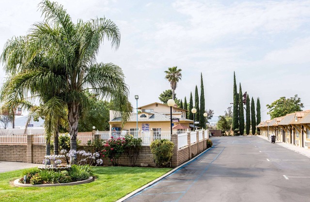 Rodeway Inn Beaumont 1-10