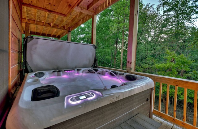 Rohring Retreat - Bask in comfort on the deck and play games in the game room!