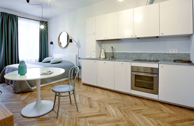 Romantic Apartment || Comfortable & Elegant || City Centre