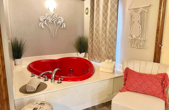 Romantic Bridal Suite Rentals - Bridal Suite 1