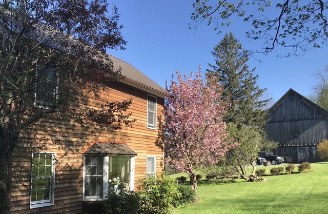 Romantic FLX Getaway on 14 Acres with Pool, Close to Wineries