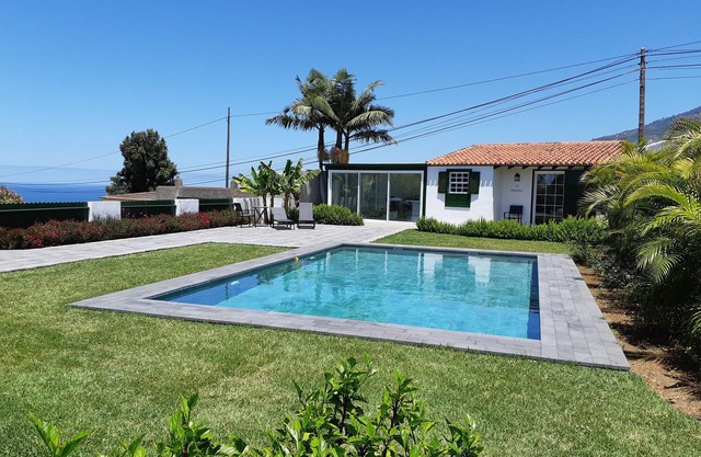 Romantic getaway, Luxury cottage with large private heated (optional) pool