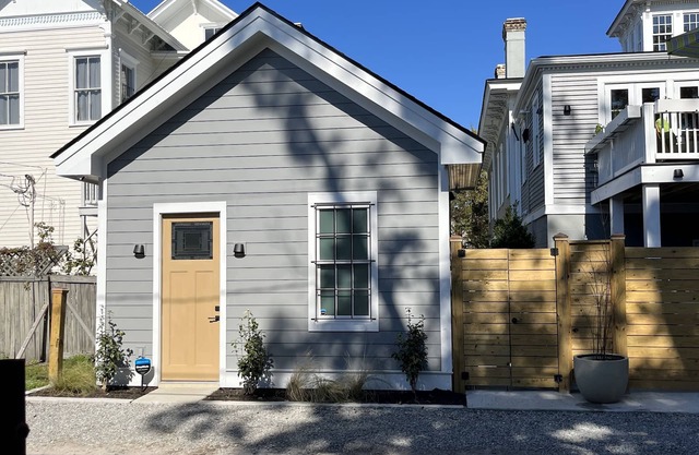 Romantic Guest Cottage Studio.