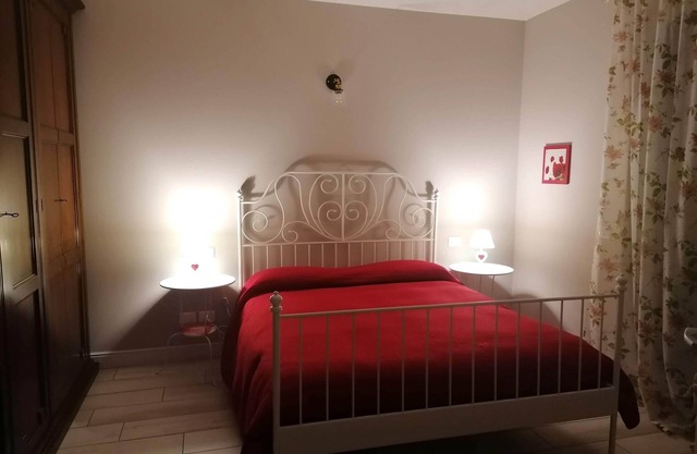 Romantic and bright apartment, located in a small paradise on Lake Garda