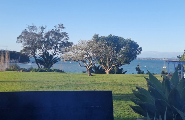 ​Romantic Seaside Cottage: Country Calm, City Close, Retreat