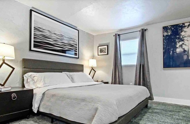 Romantic Studio-5mins plaza dist